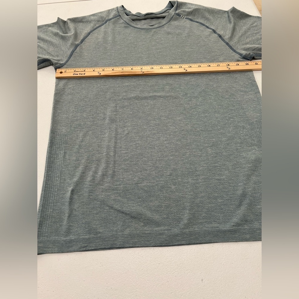 Lululemon Metal Vent Tech Surge Short
Sleeve XL ~L - Picture 7 of 9